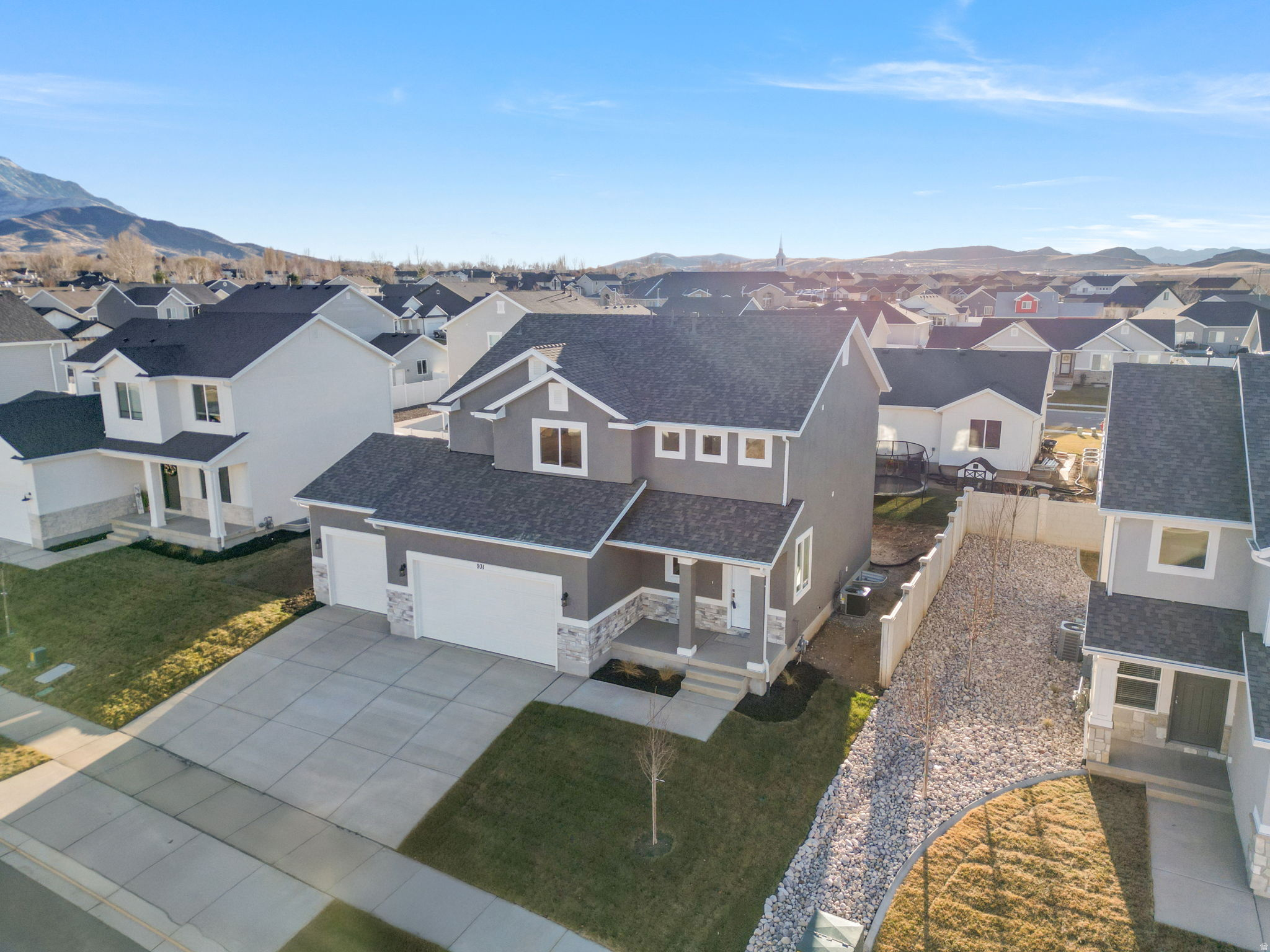 APPLE HOLLOW - Residential