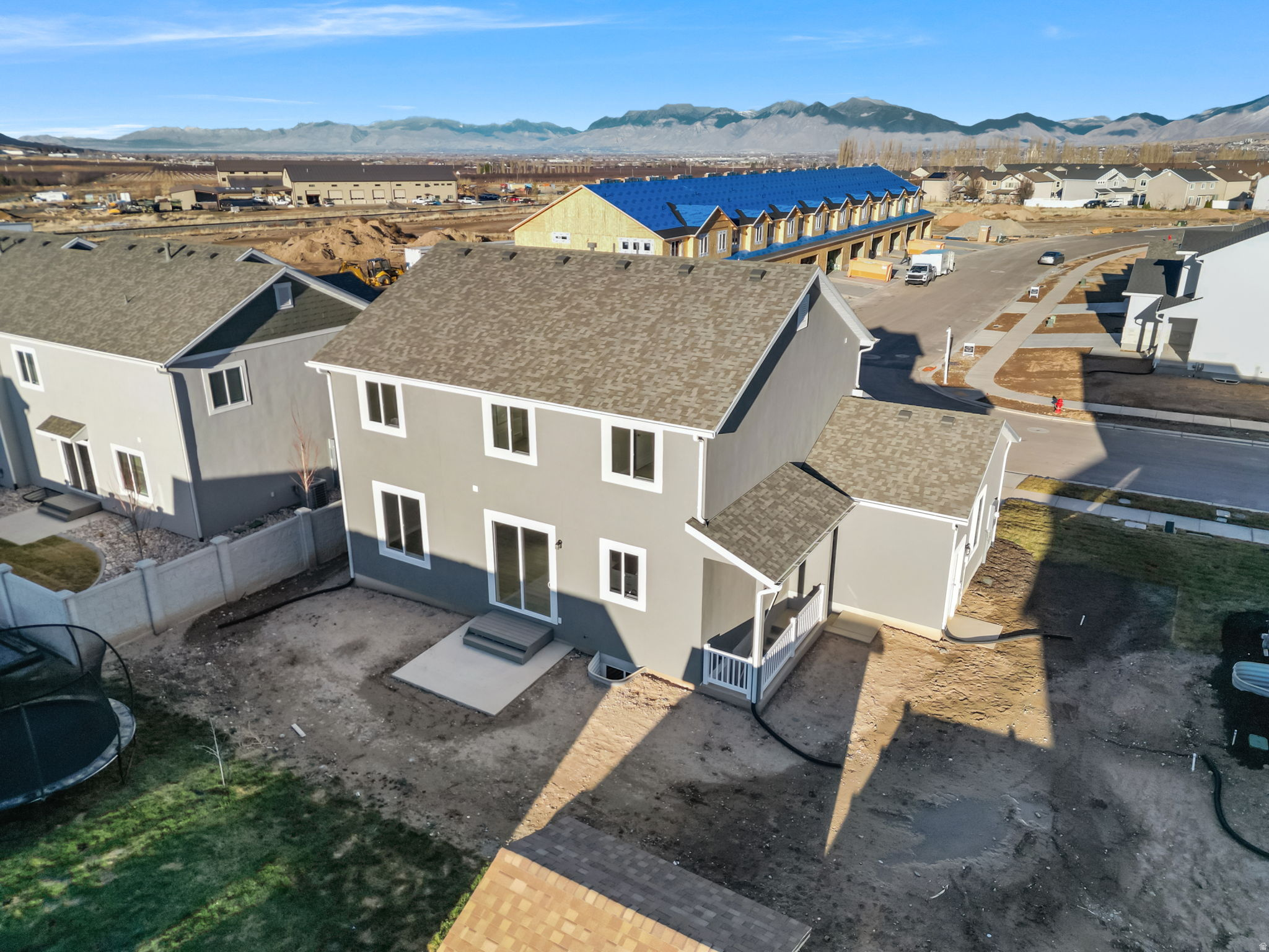 APPLE HOLLOW - Residential