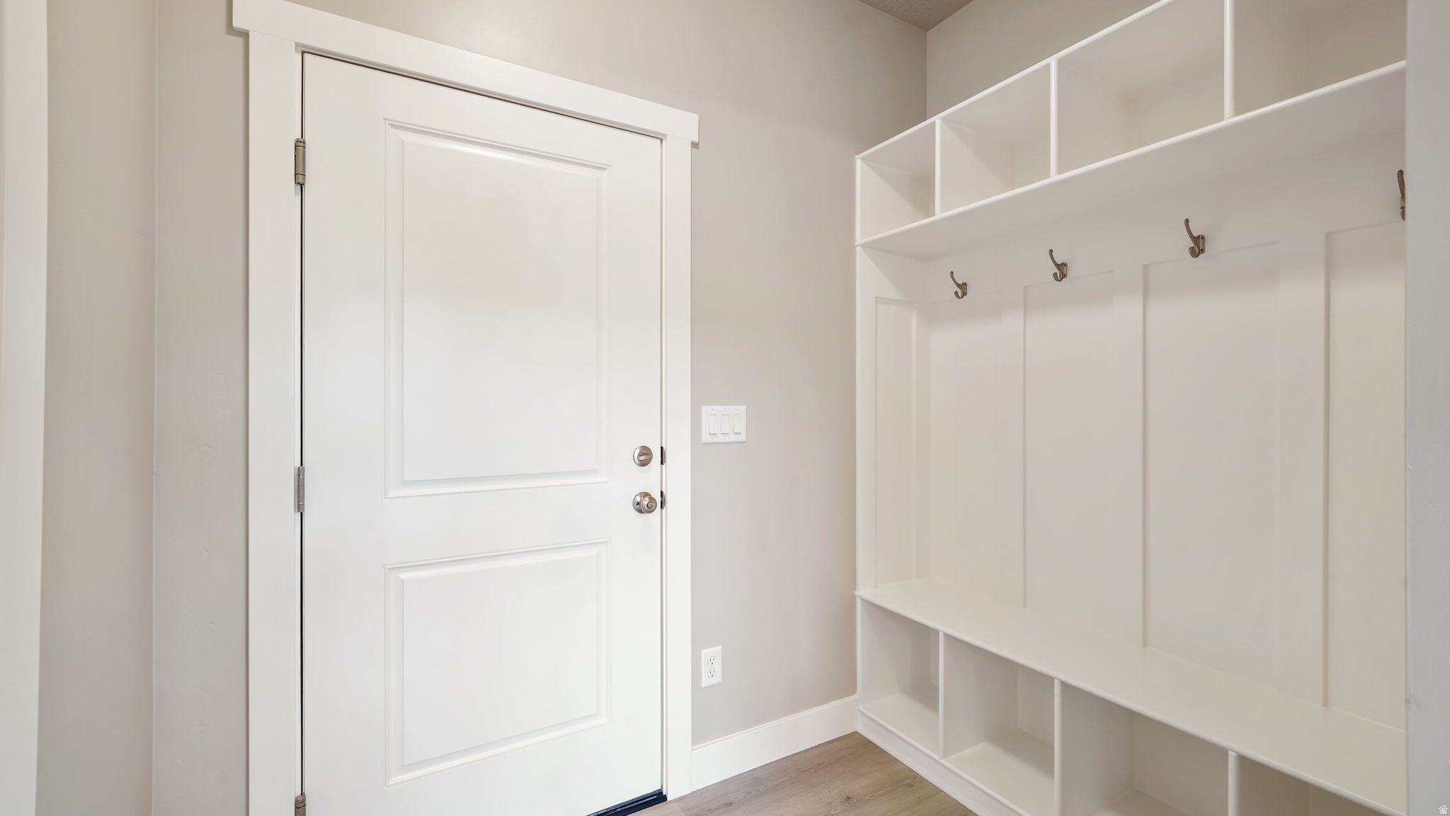 APPLE HOLLOW - Residential