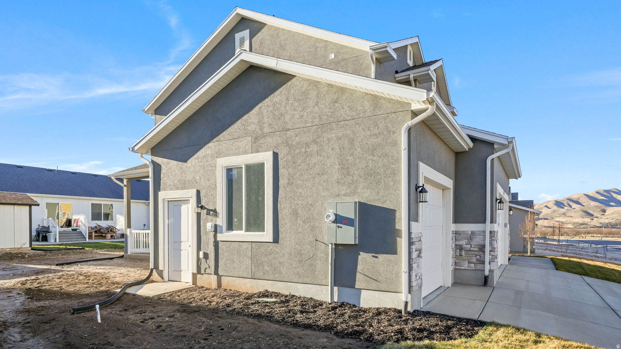 APPLE HOLLOW - Residential