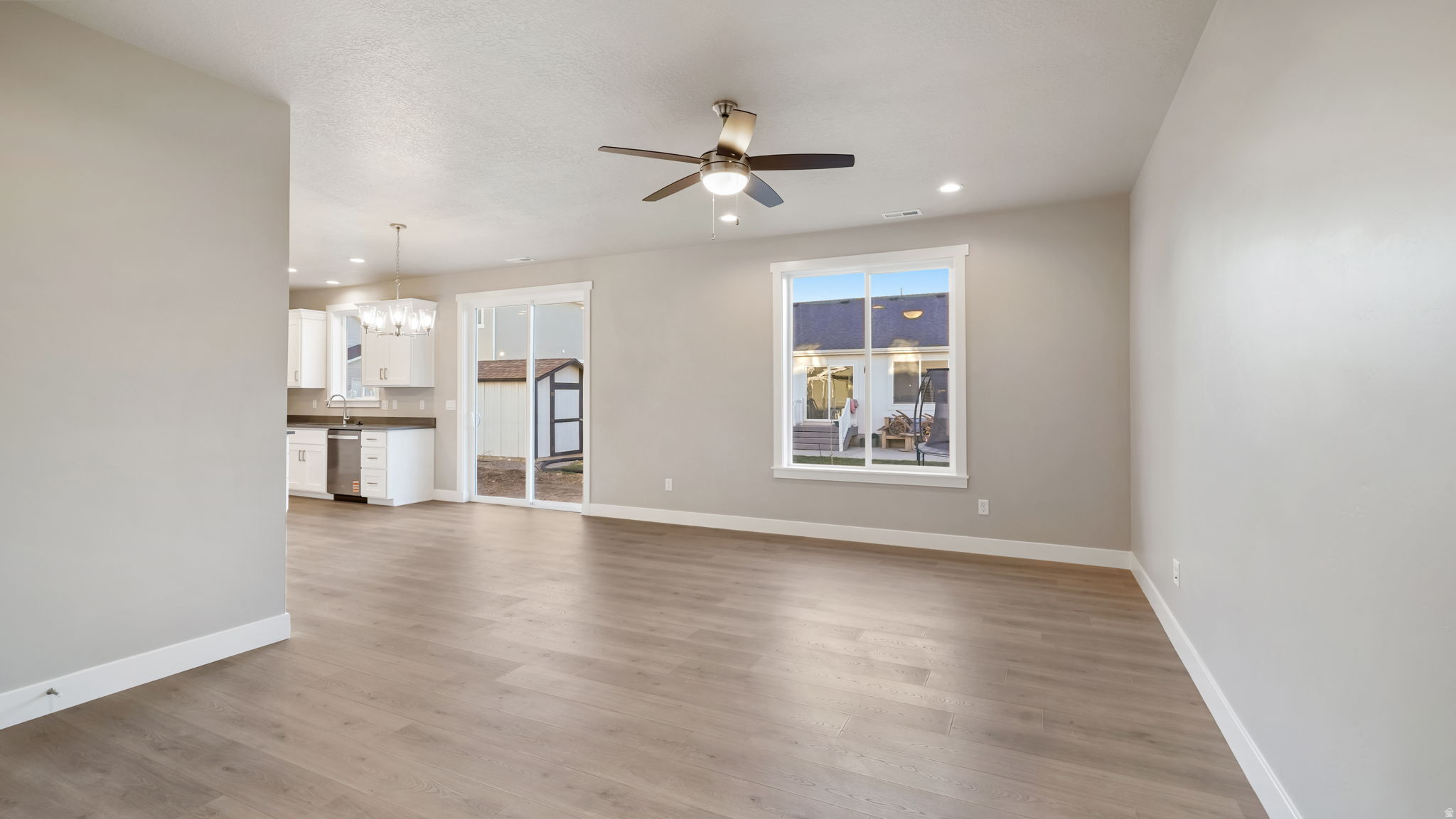 APPLE HOLLOW - Residential