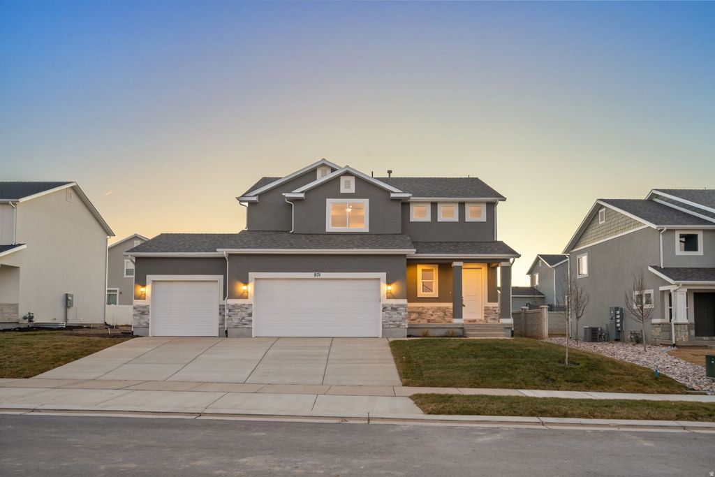 Photo of 931 N 215 W, Santaquin, UT 84655 (MLS # 2129845)