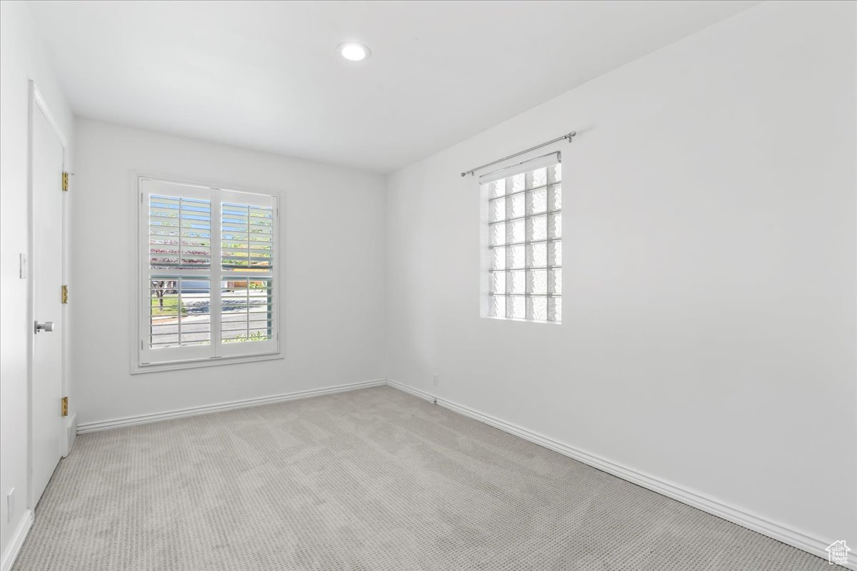 KENSINGTON - Residential