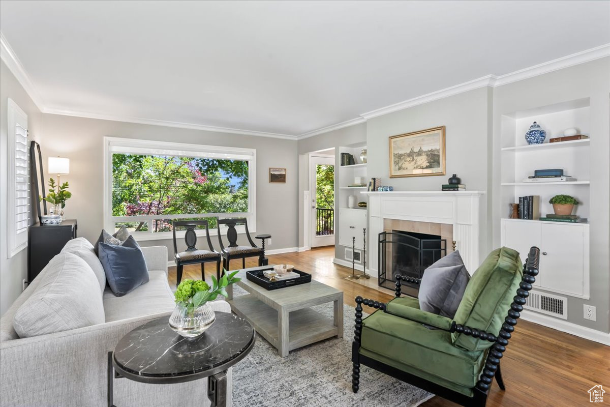 KENSINGTON - Residential