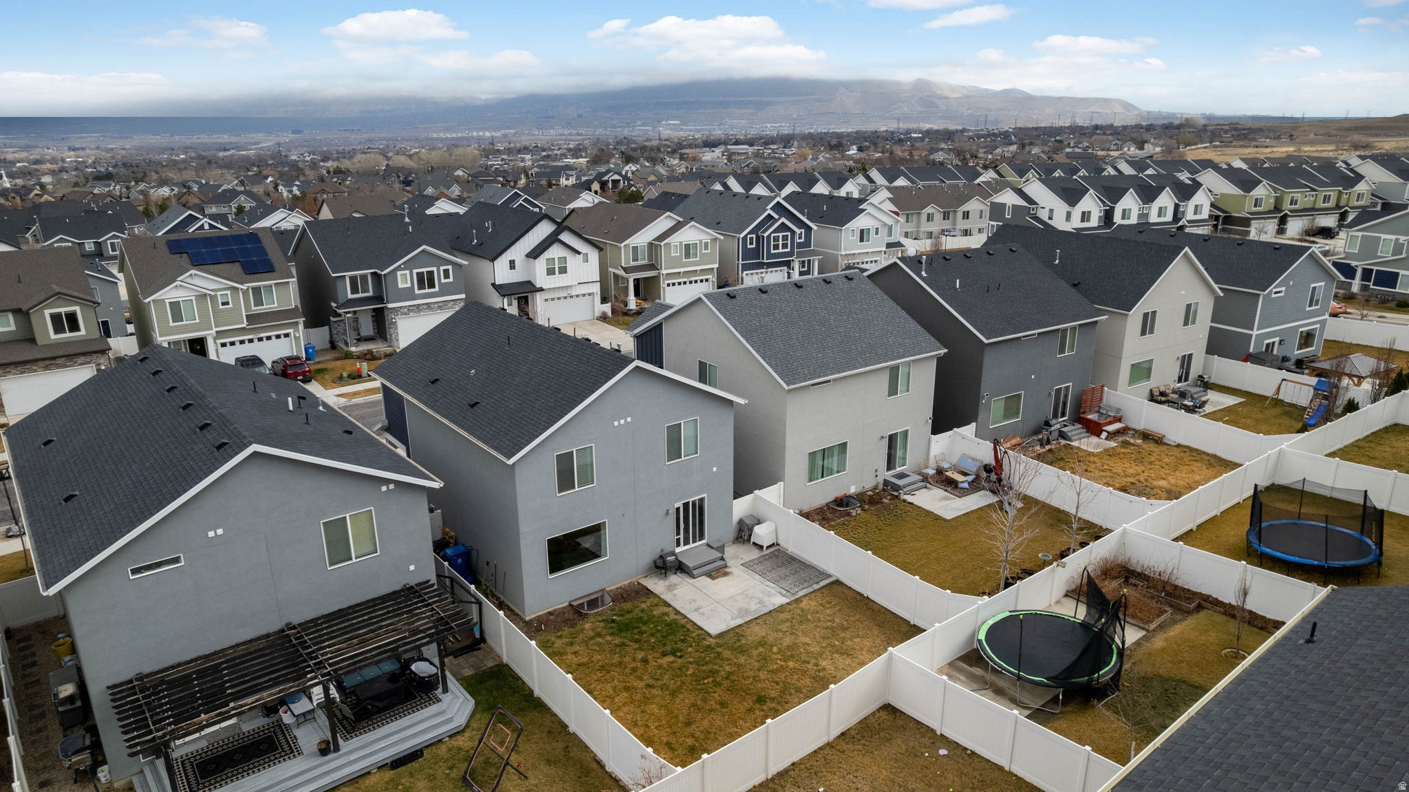 SOUTH HILLS - Residential