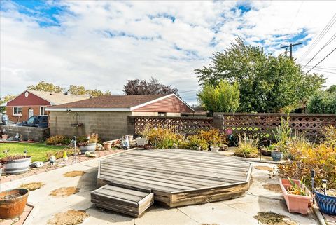 Tiny photo for 5485 W PAULETTE AVE, West Valley City, UT 84120 (MLS # 2136361)