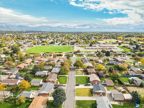 Tiny photo for 5485 W PAULETTE AVE, West Valley City, UT 84120 (MLS # 2136361)