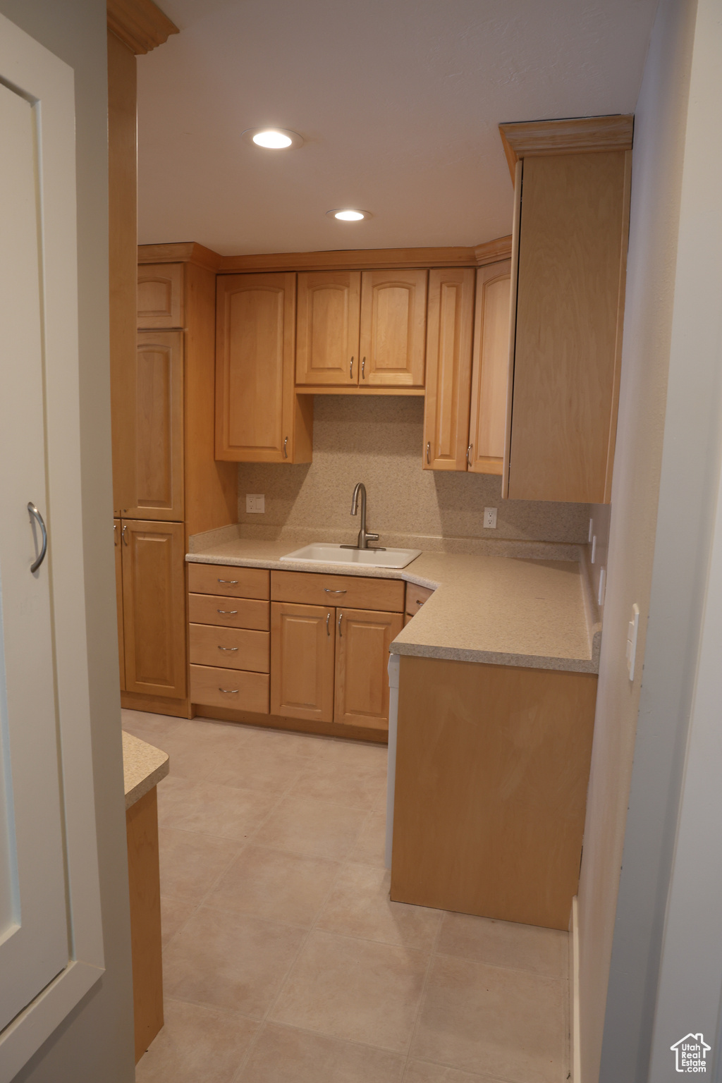 Salt Lake City, Utah 84109, United States, 4 Bedrooms Bedrooms, ,2 BathroomsBathrooms,Residential,Pending,46858