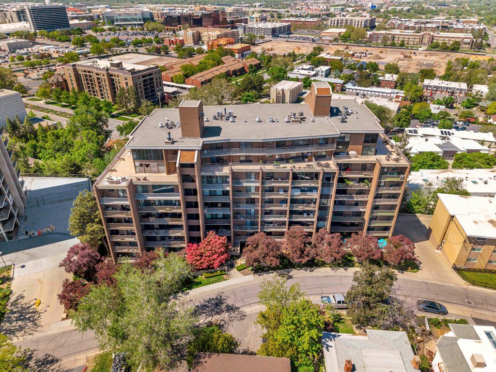 Photo of 245 N VINE ST #208, Salt Lake City, UT 84103 (MLS # 2156420)