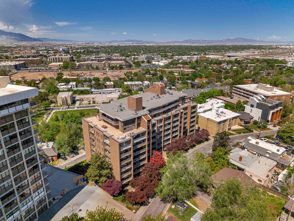 Photo of 245 N VINE ST #208, Salt Lake City, UT 84103 (MLS # 2156420)