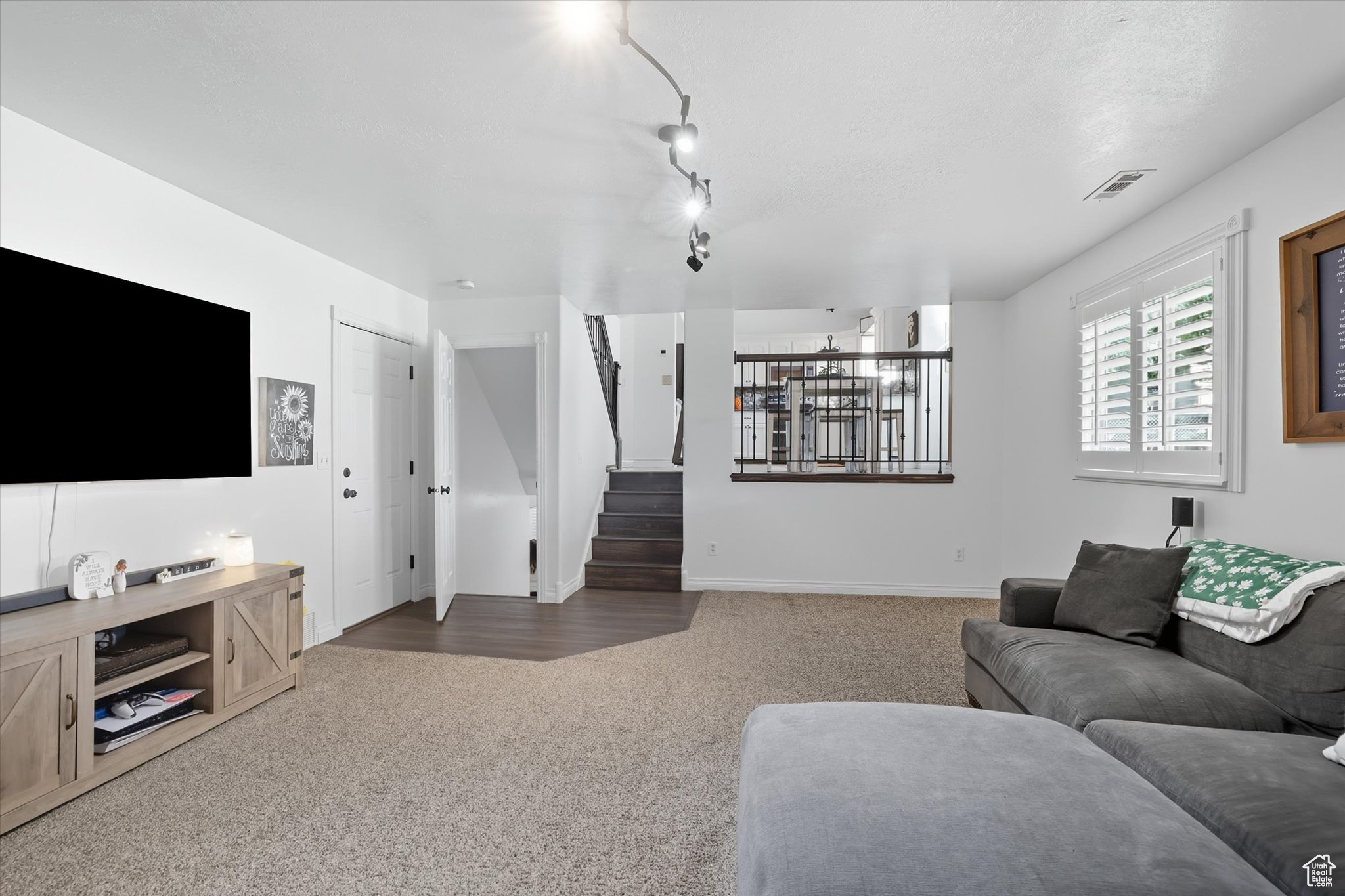 MIDLAND MEADOWS - Residential