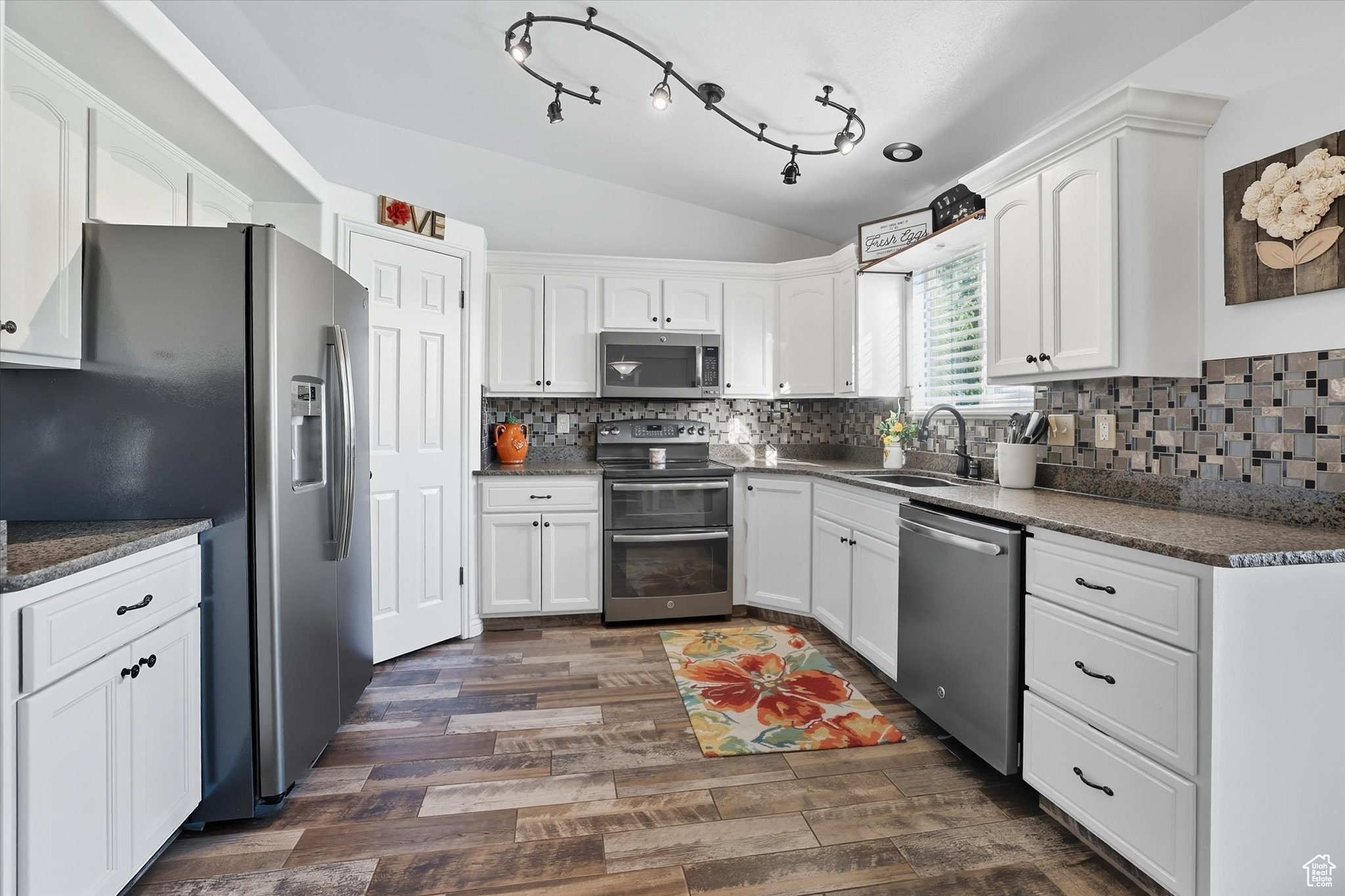 MIDLAND MEADOWS - Residential