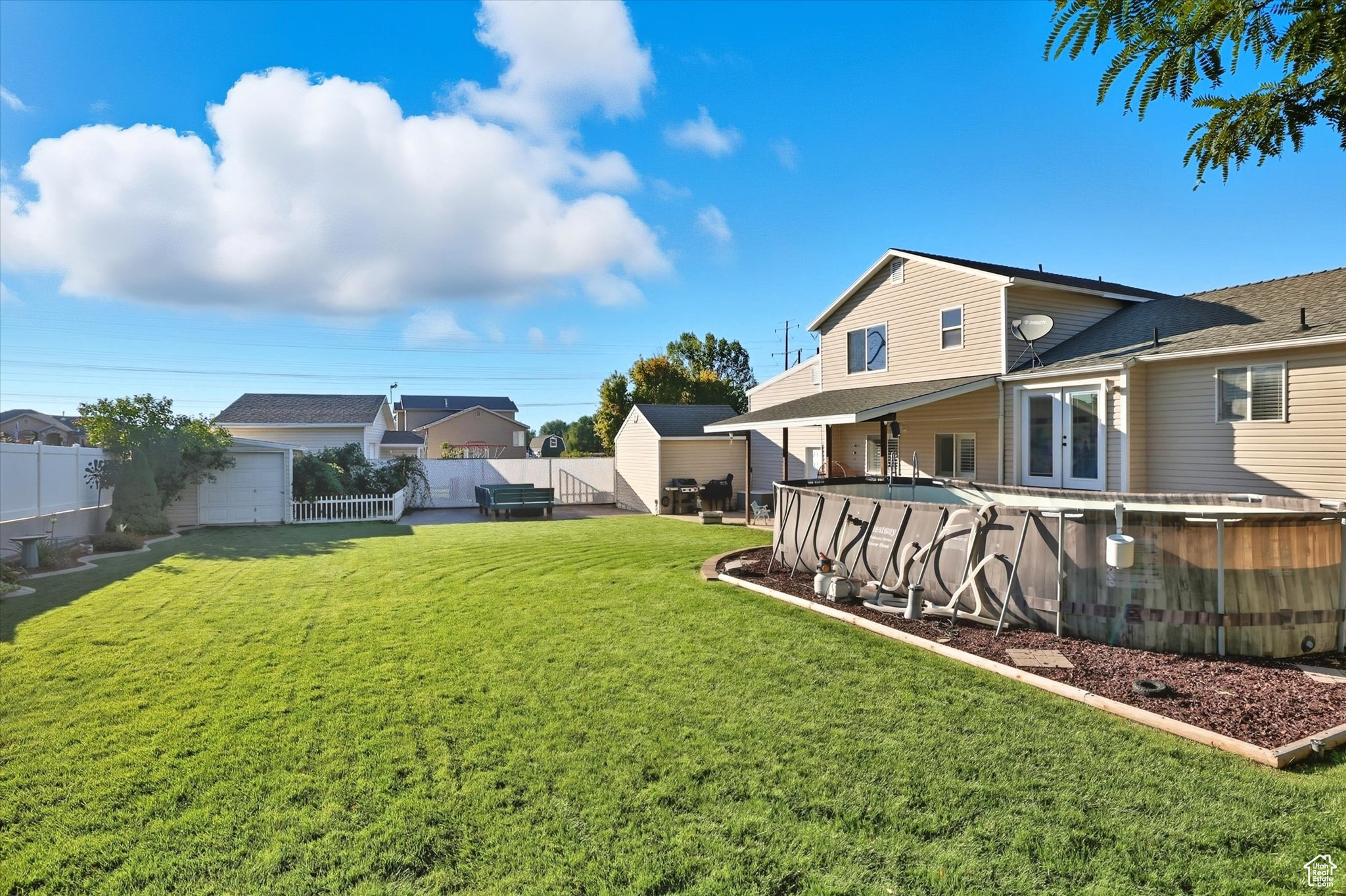 MIDLAND MEADOWS - Residential