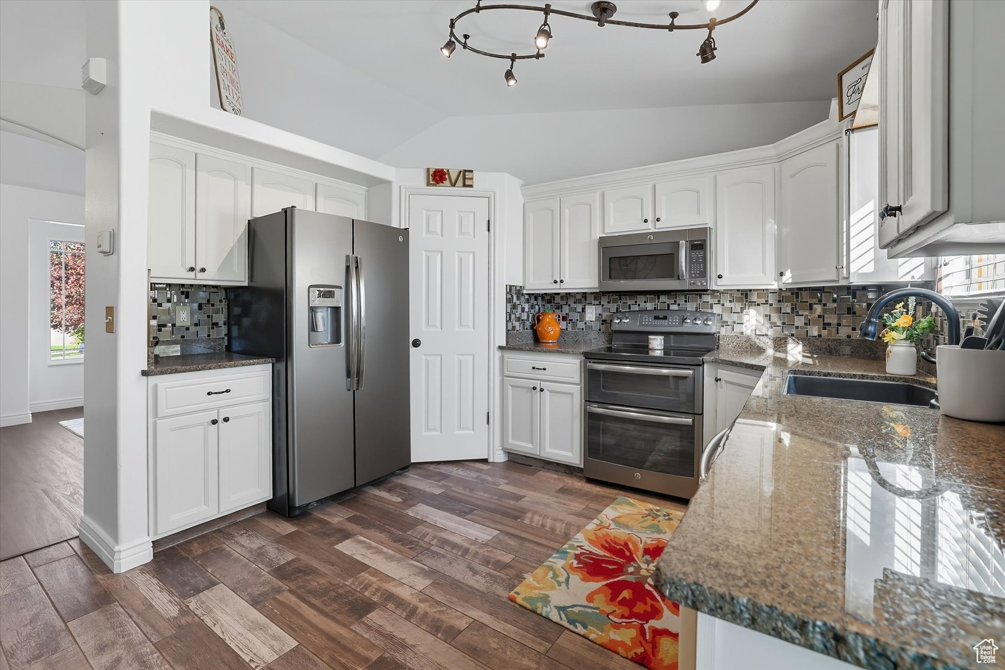 MIDLAND MEADOWS - Residential