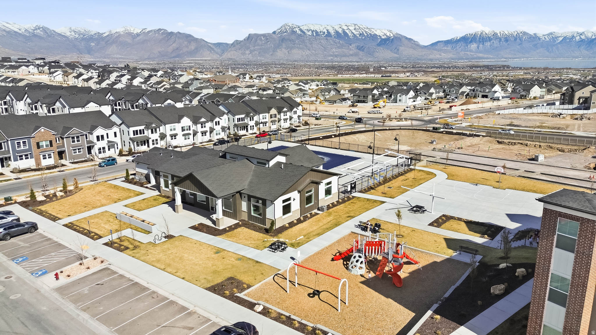 RIDGEHORNE - Residential