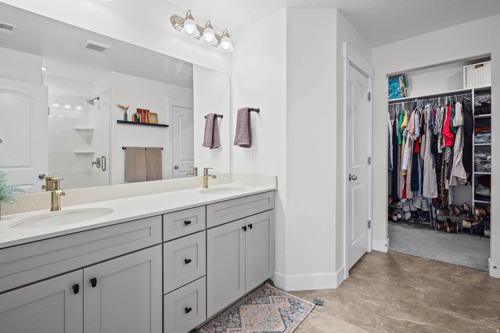 RIDGEHORNE - Residential