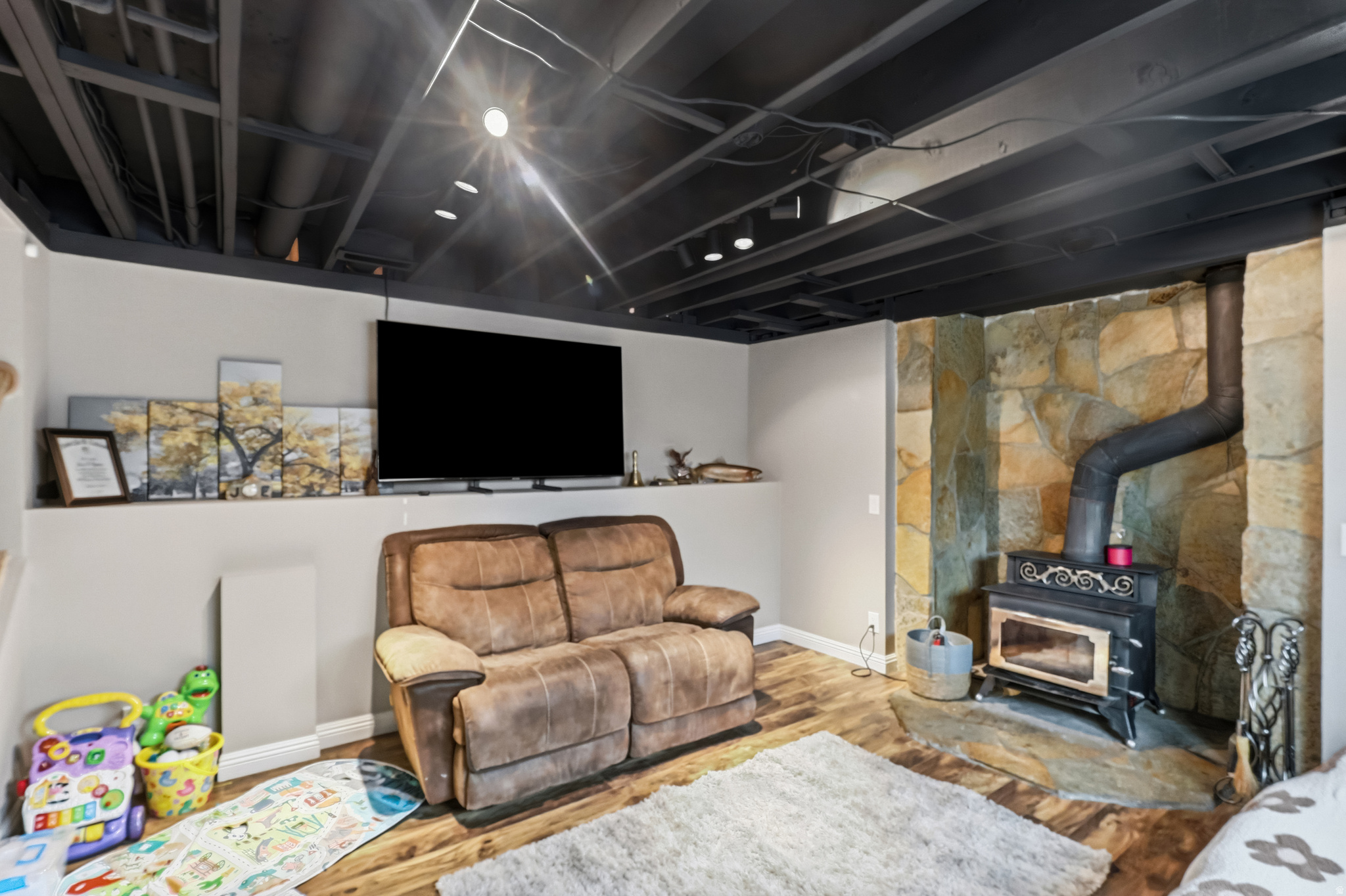 WALNUT HILLS PLAT B - Residential