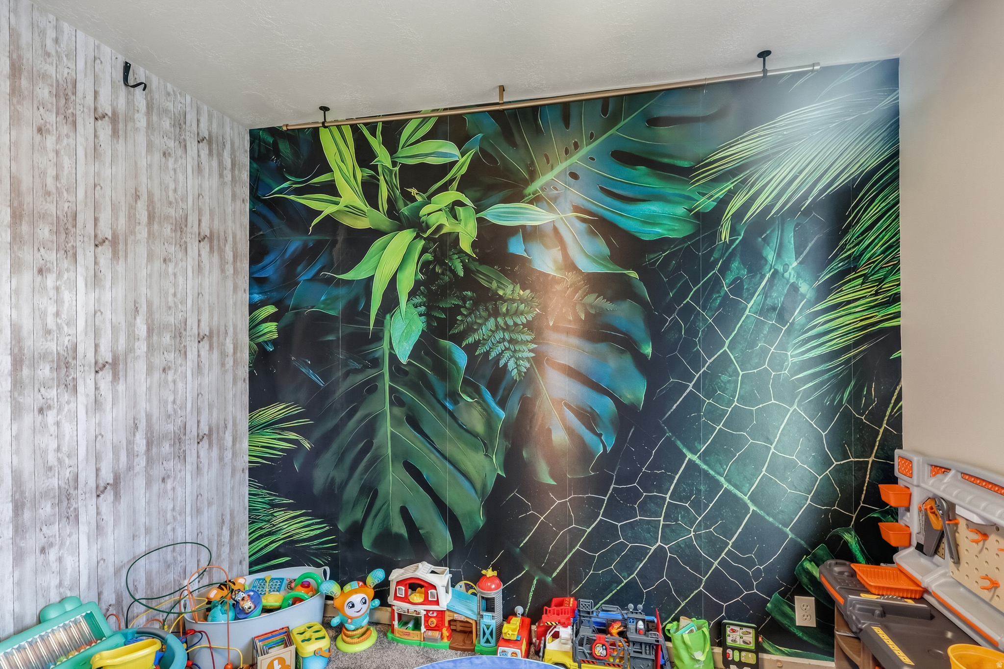 WALNUT HILLS PLAT B - Residential