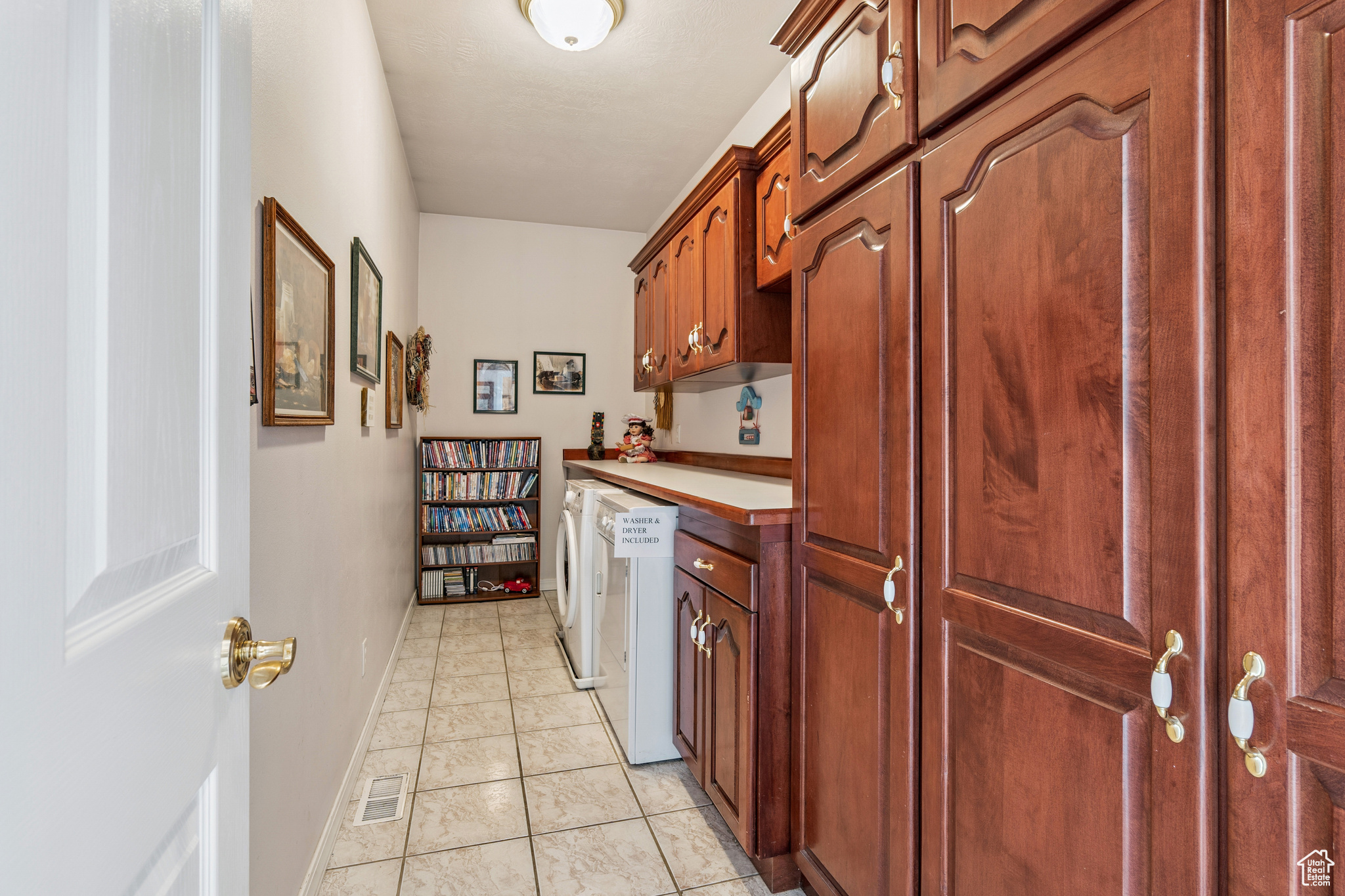 Payson, Utah 84651, United States, 6 Bedrooms Bedrooms, ,4 BathroomsBathrooms,Residential,Active,160327