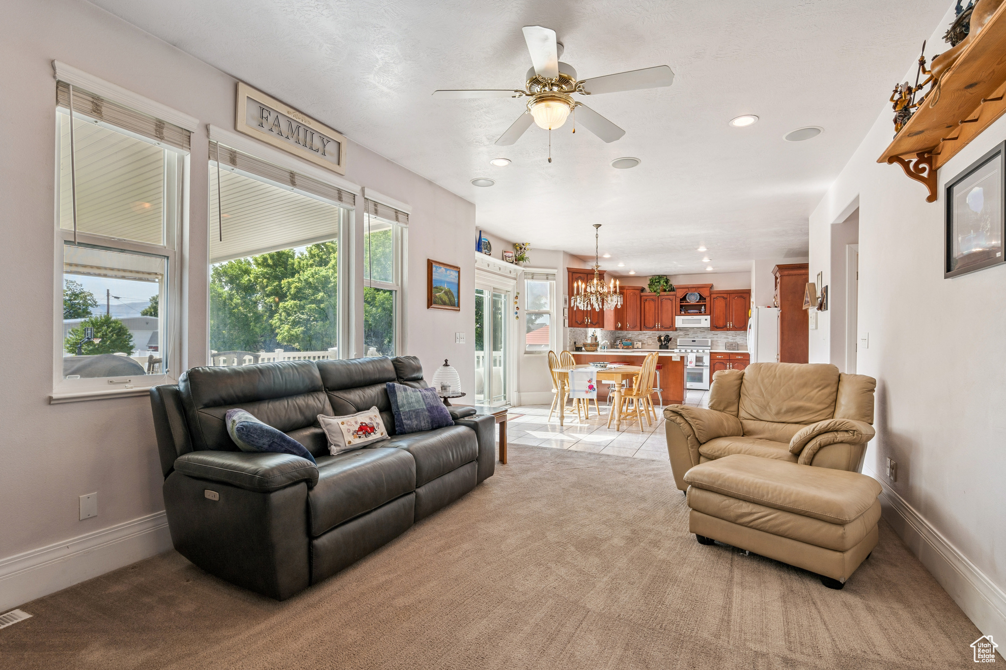 Payson, Utah 84651, United States, 6 Bedrooms Bedrooms, ,4 BathroomsBathrooms,Residential,Active,160327