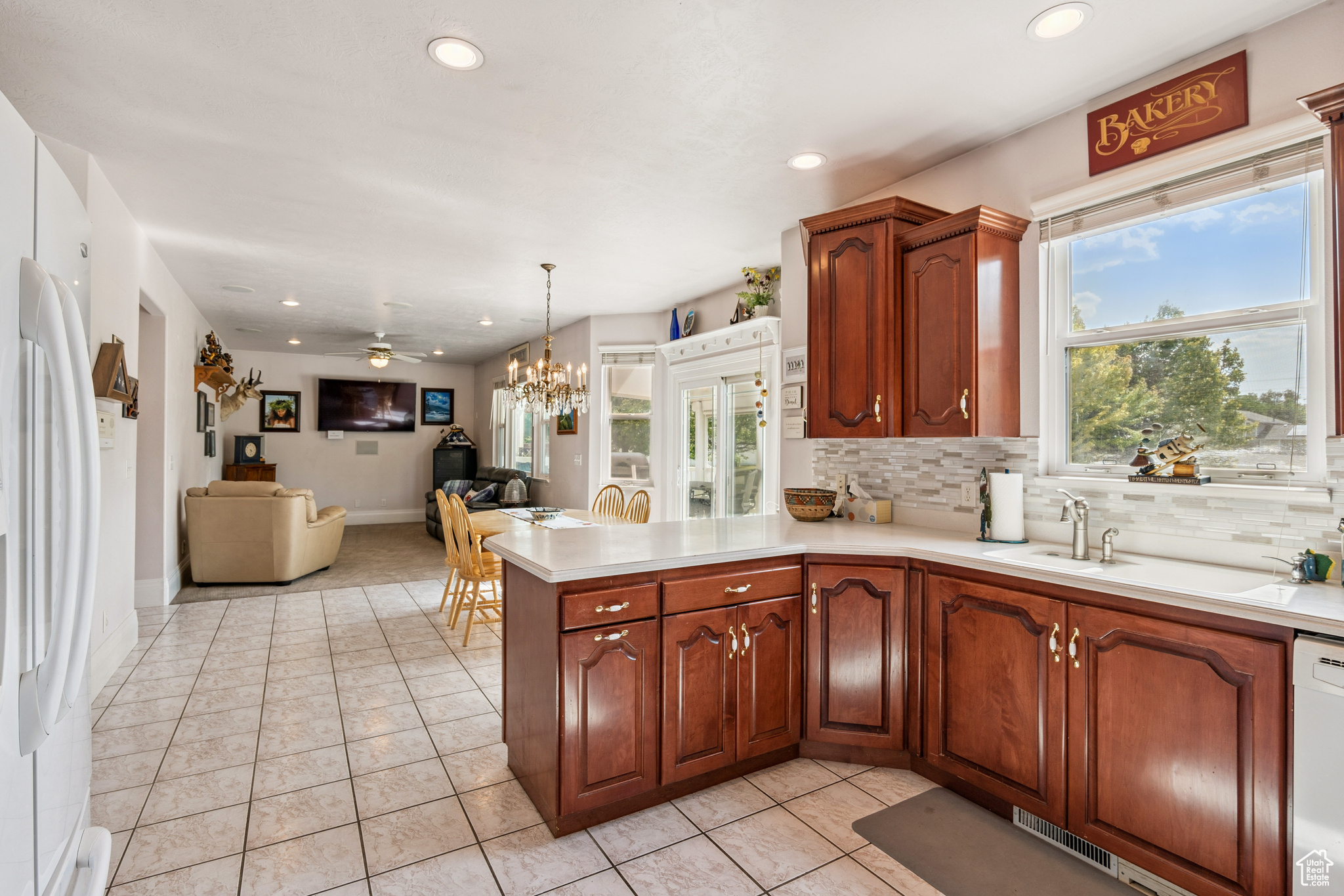 Payson, Utah 84651, United States, 6 Bedrooms Bedrooms, ,4 BathroomsBathrooms,Residential,Active,160327