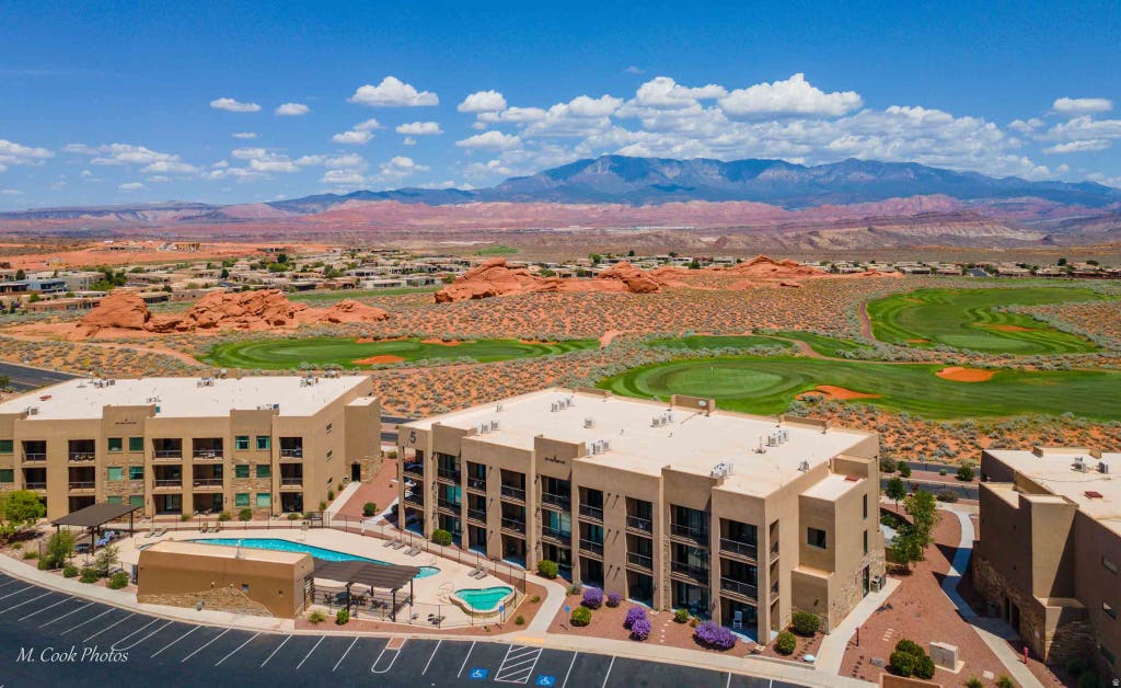 Photo of 5194 W VILLAS NORTH DR N #5-302, Hurricane, UT 84737 (MLS # 2176817)