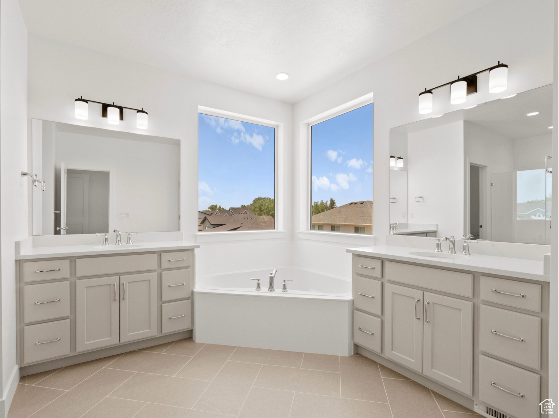 RIVER POINT - Residential