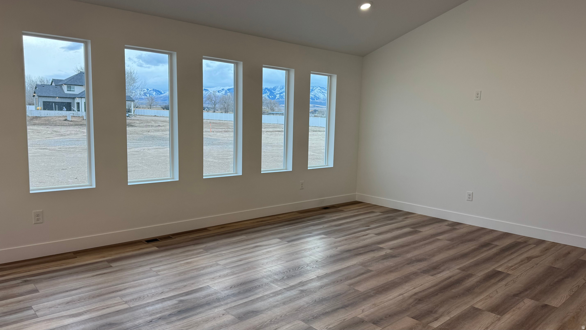 COWBOY ESTATES - Residential