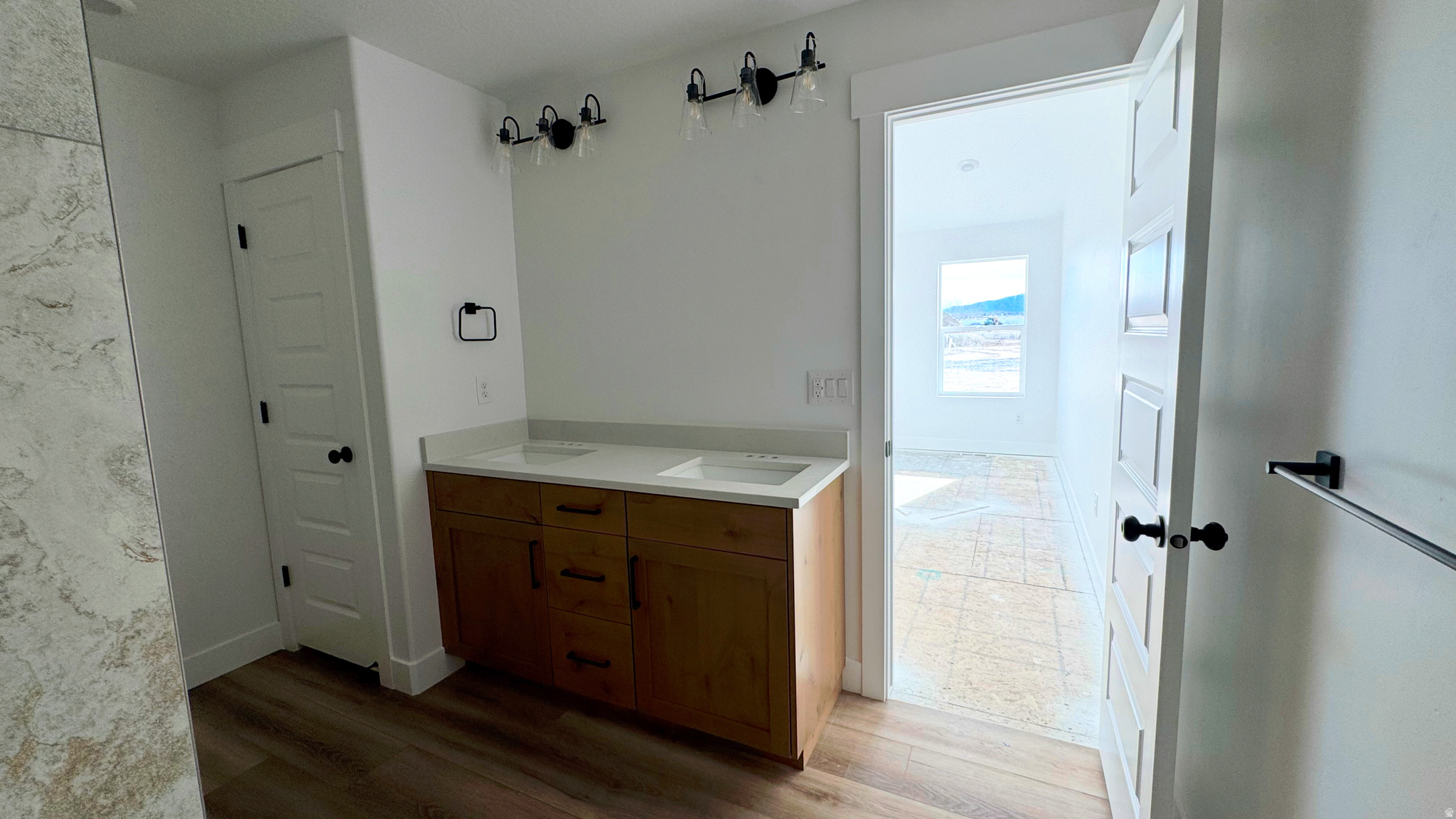 COWBOY ESTATES - Residential