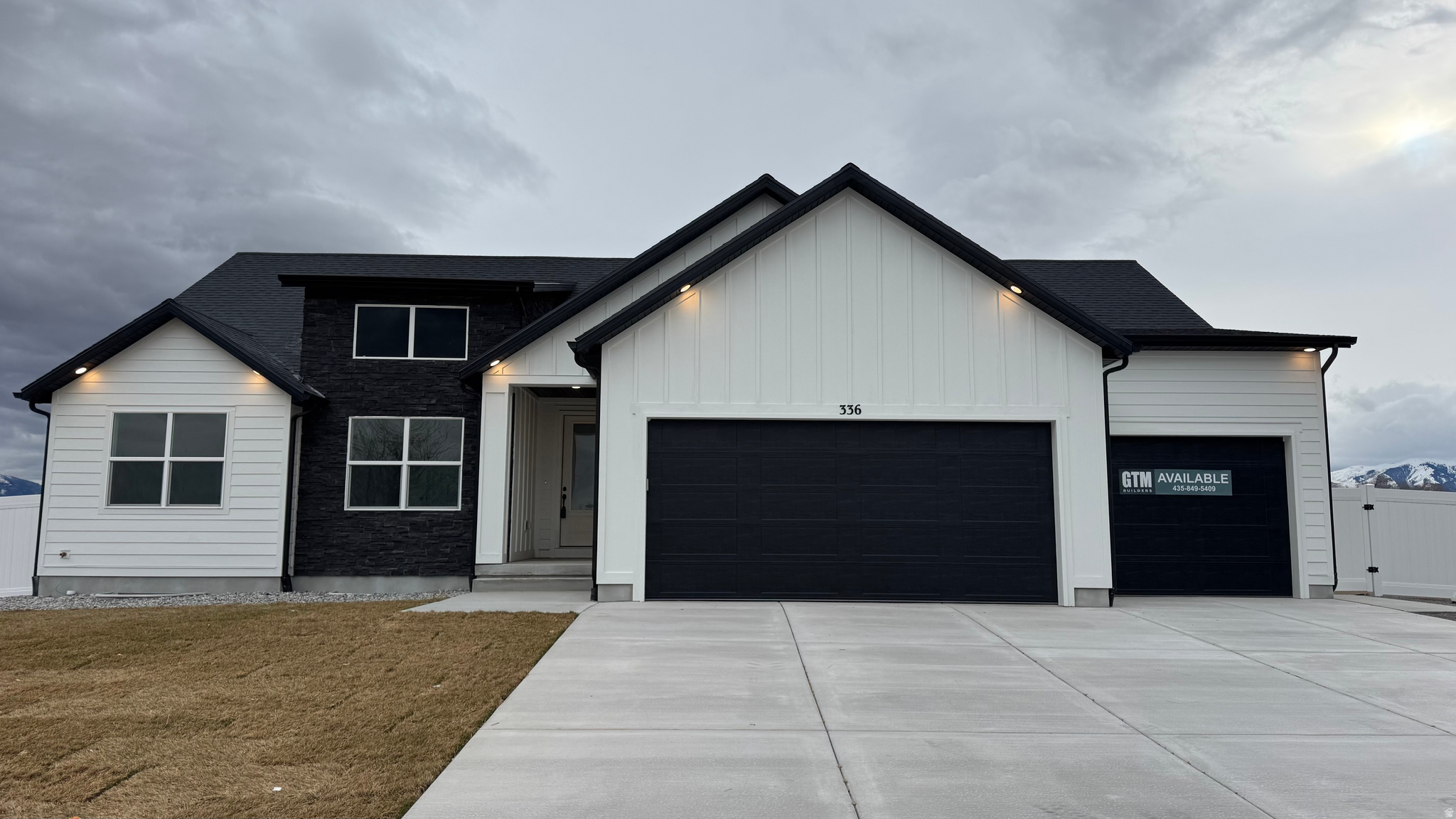 COWBOY ESTATES - Residential