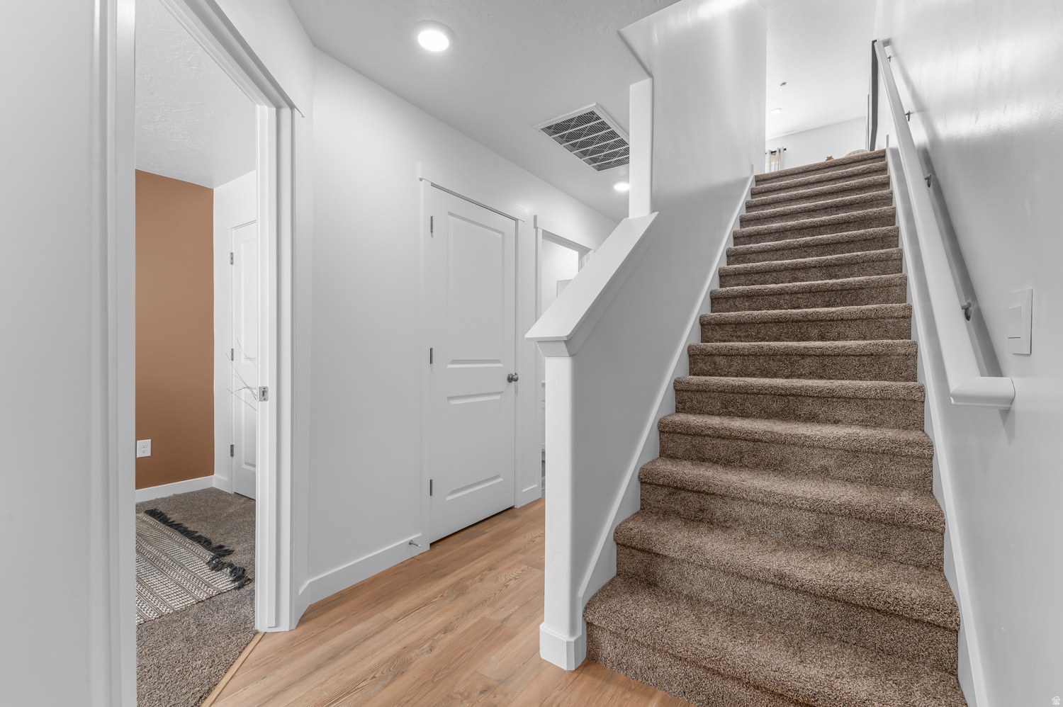 DIXON CREEK - Residential