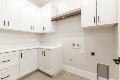 Tiny photo for 2847 E FRESHET DR, Washington, UT 84780 (MLS # 2126915)