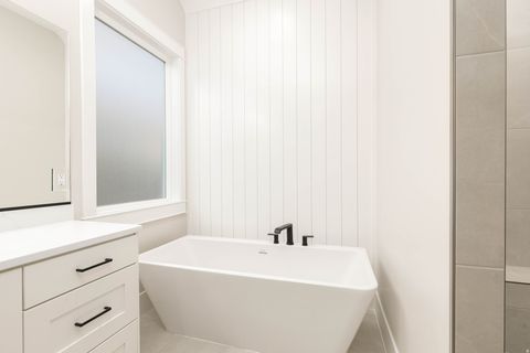 Tiny photo for 2847 E FRESHET DR, Washington, UT 84780 (MLS # 2126915)