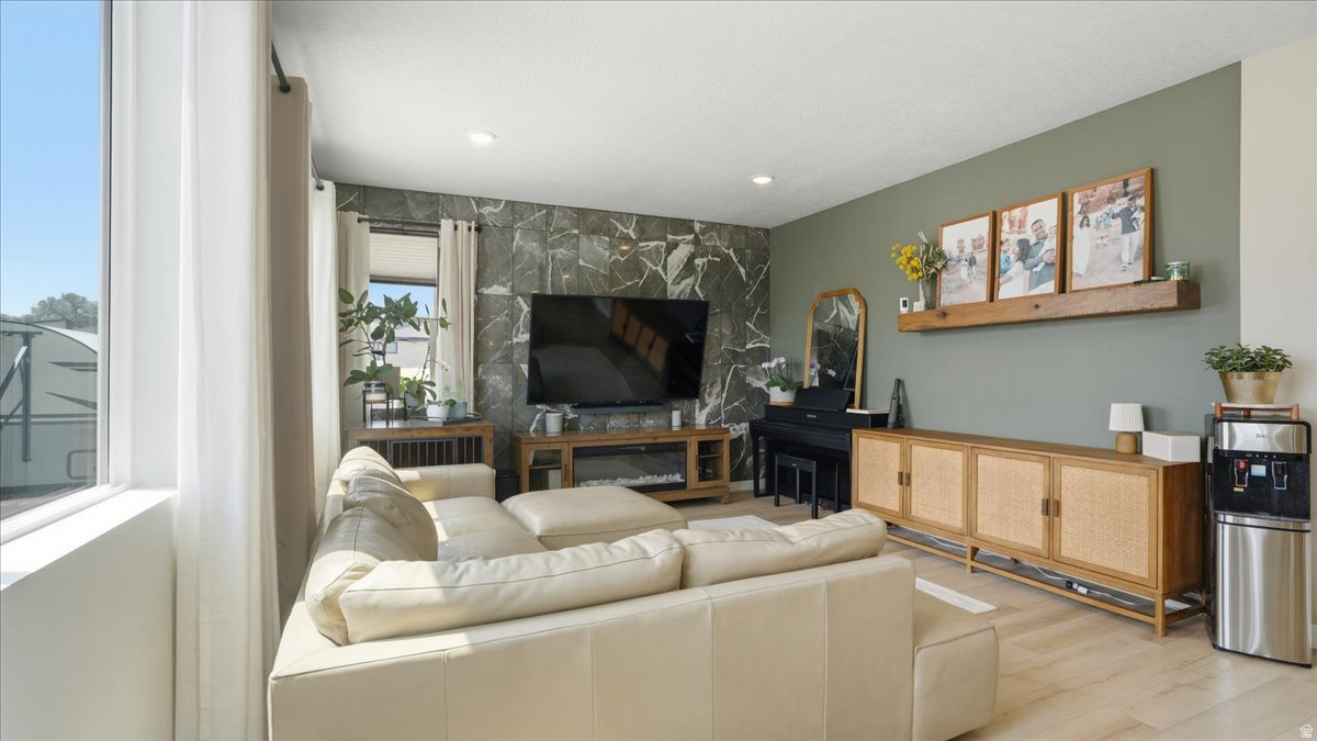 AURORA HIEGHTS - Residential