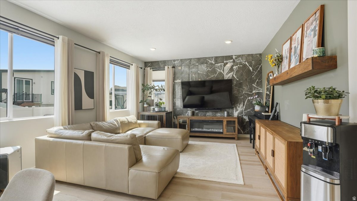 AURORA HIEGHTS - Residential