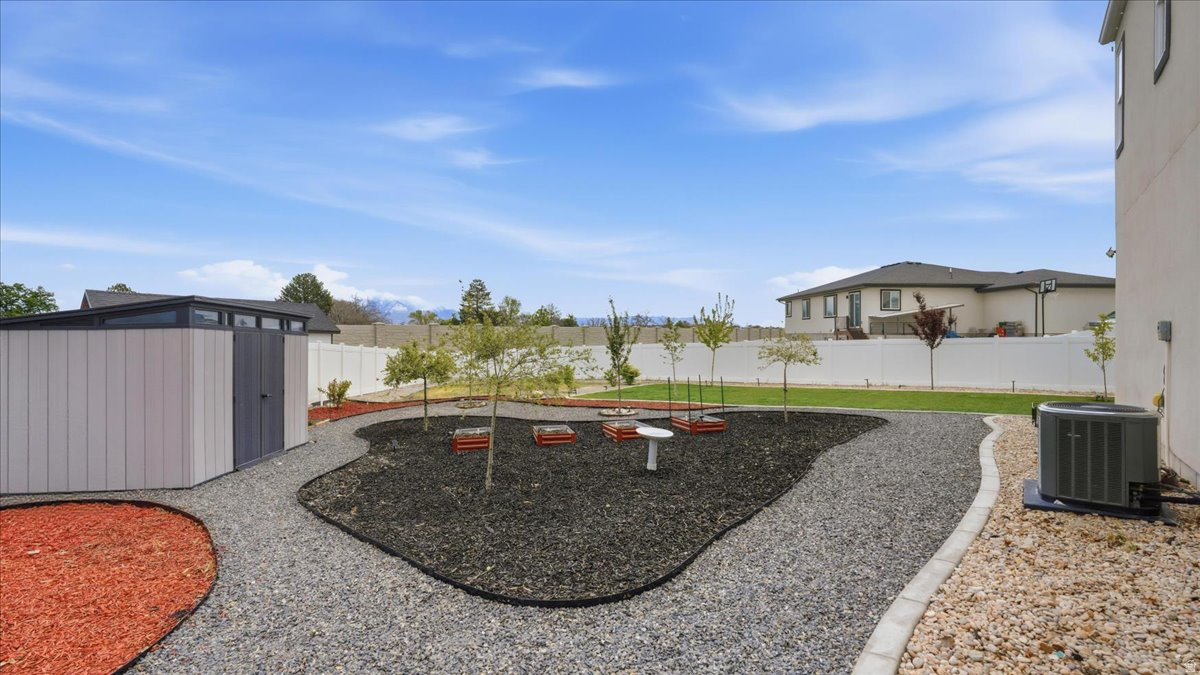 AURORA HIEGHTS - Residential