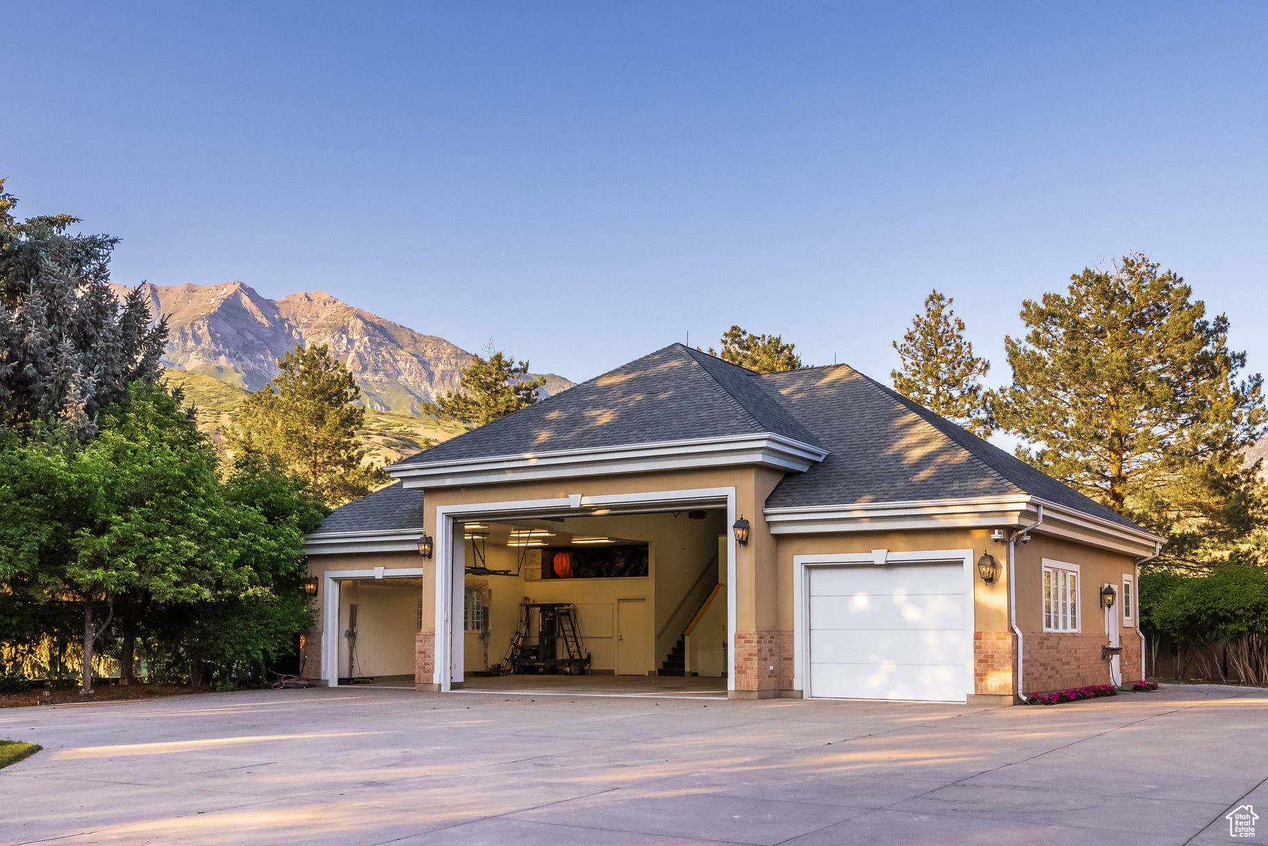 OLD ORCHARD ESTATES - Residential