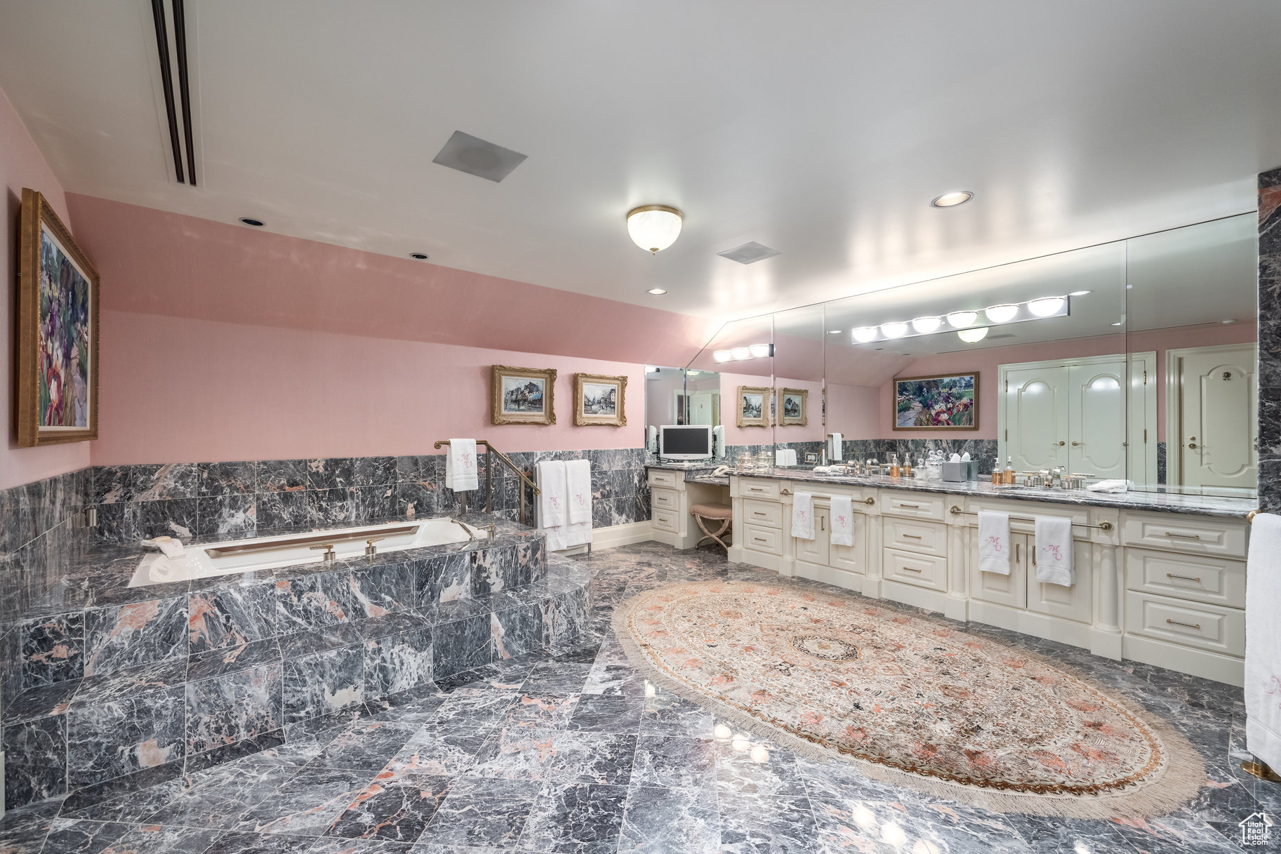 OLD ORCHARD ESTATES - Residential