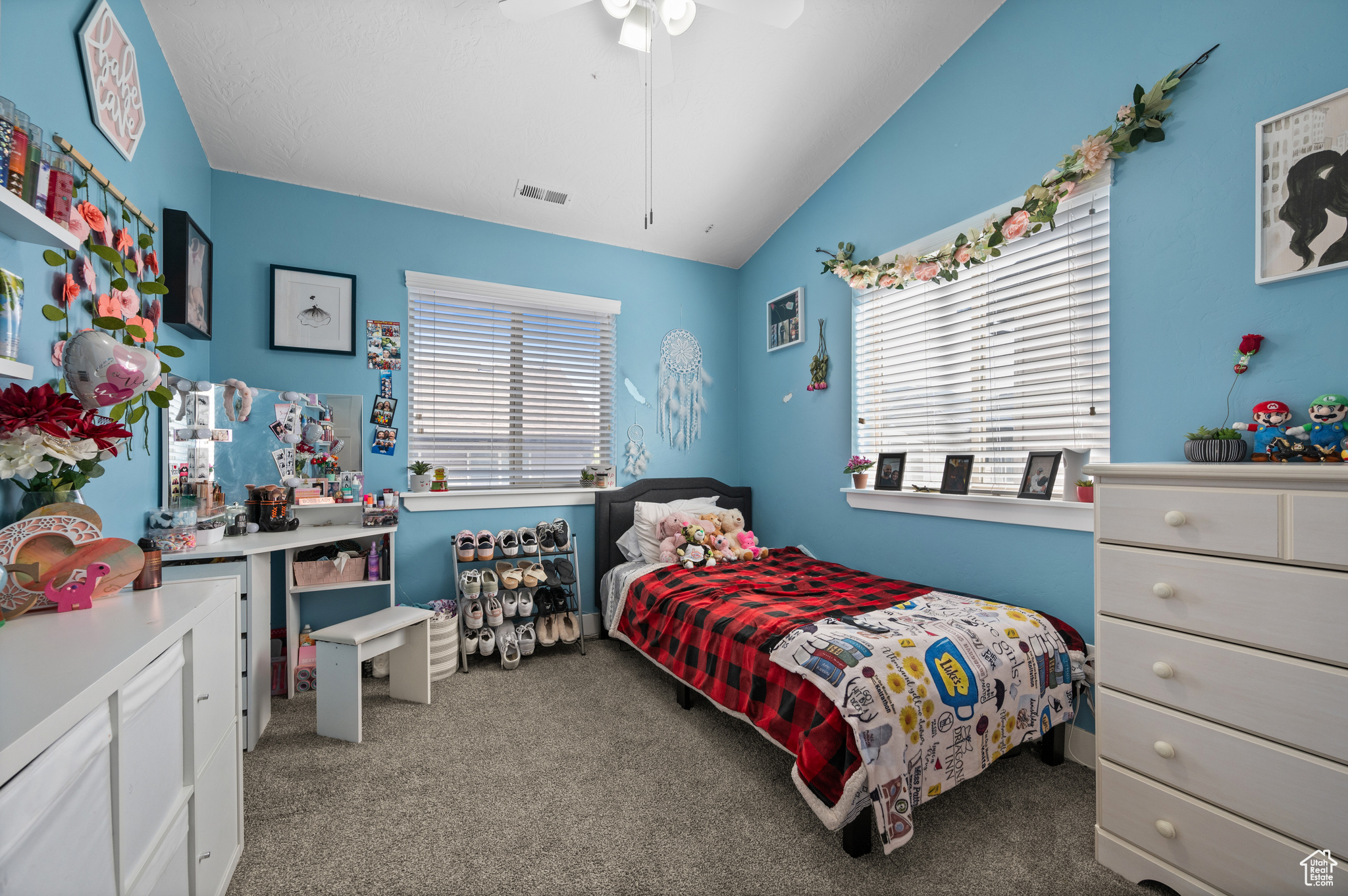 Eagle Mountain, Utah 84005, United States, 5 Bedrooms Bedrooms, ,4 BathroomsBathrooms,Residential,Active,128659