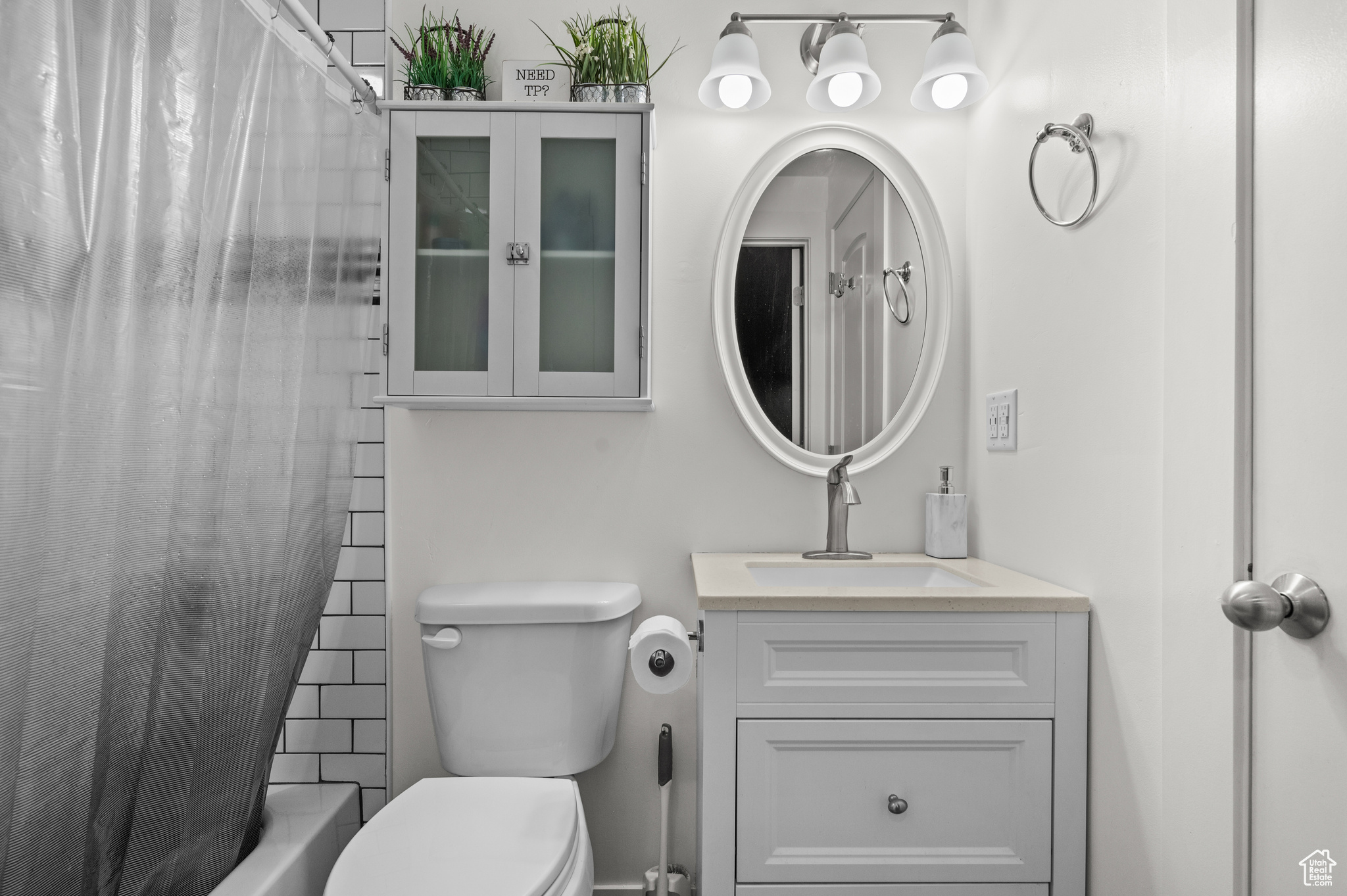 Eagle Mountain, Utah 84005, United States, 5 Bedrooms Bedrooms, ,4 BathroomsBathrooms,Residential,Active,128659