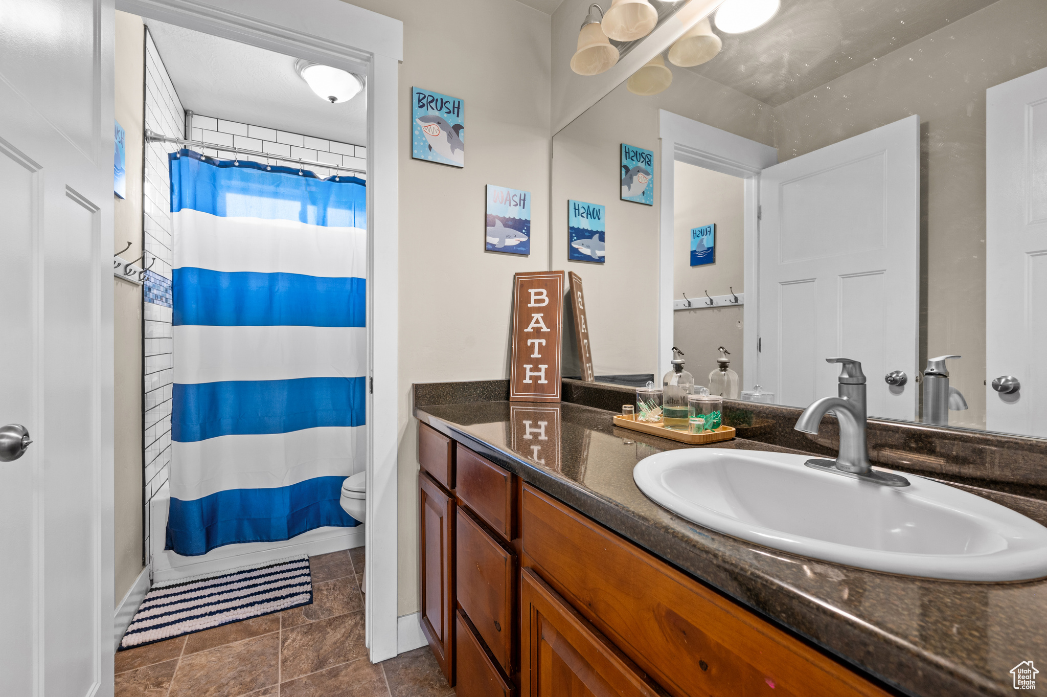 Eagle Mountain, Utah 84005, United States, 5 Bedrooms Bedrooms, ,4 BathroomsBathrooms,Residential,Active,128659