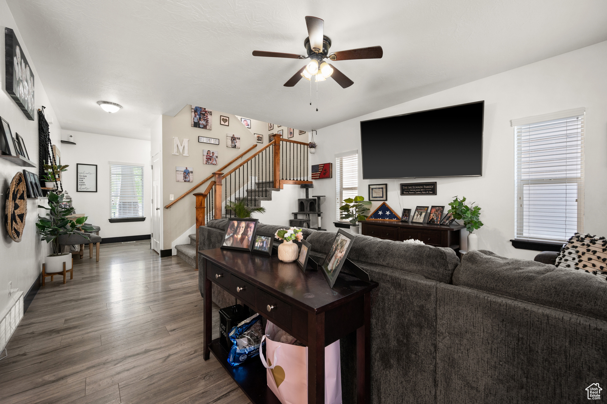 Eagle Mountain, Utah 84005, United States, 5 Bedrooms Bedrooms, ,4 BathroomsBathrooms,Residential,Active,128659