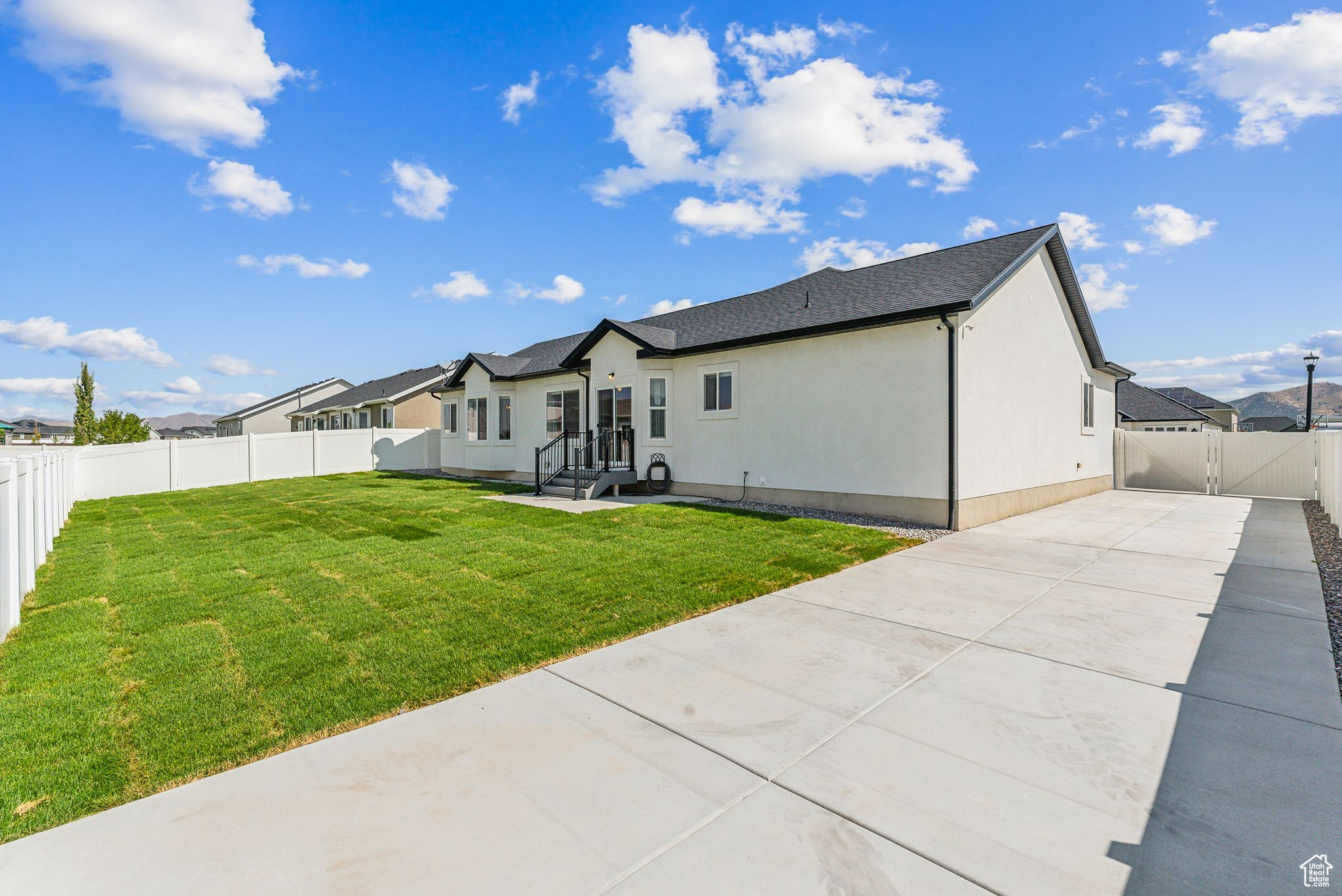 4957 N Sage Park Dr, Eagle Mountain, Utah image 2