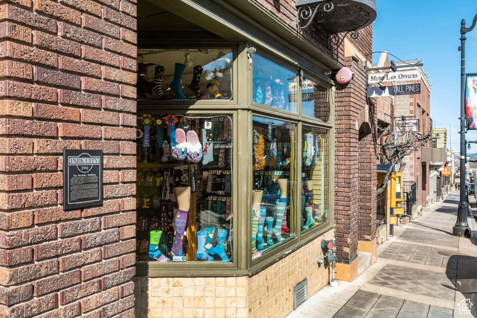 PARK CITY - Commercial Lease