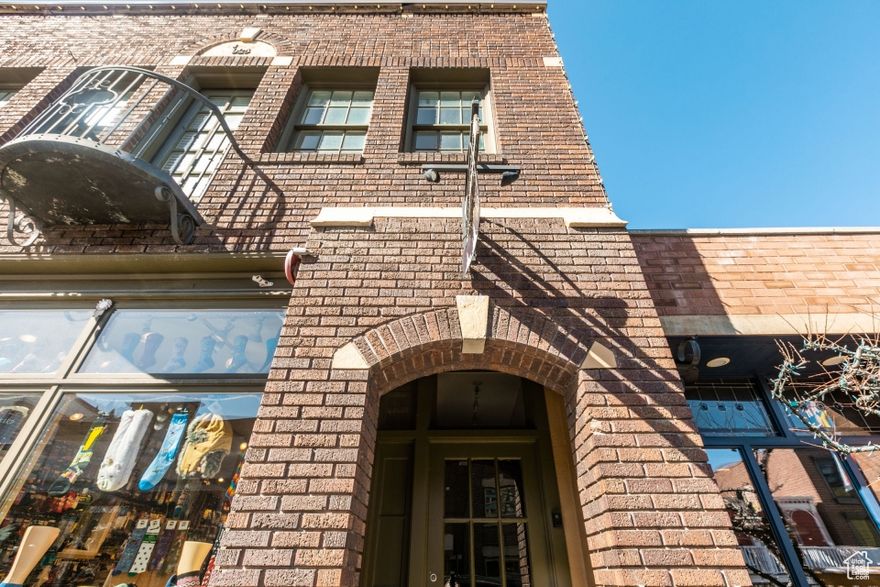 Fabulous Office Location on Main Street! Second floor office space, approximately 1,500 SF available for lease. Situated on Main Street, the heart of Park City, offering high visibility and foot traffic, ideal for businesses looking to establish a presence in a busy area. Convenient access to public transportation, parking facilities, and major highways. Enjoy picturesque views of Park City's charming surroundings. Including 5 offices, kitchen, bathroom and a large workspace.  The office space boasts versatility, suitable for a variety of businesses such as tech startups, creative agencies, law firms, or consultancy services. Equipped with modern amenities including high-speed internet connectivity, HVAC systems, and adequate lighting, fostering a comfortable and productive workspace.