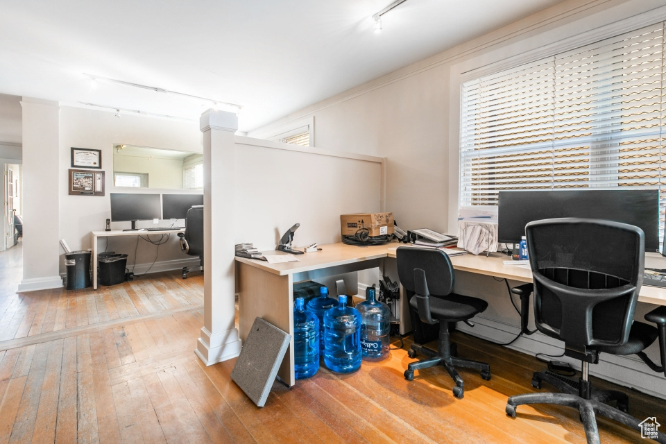 PARK CITY - Commercial Lease