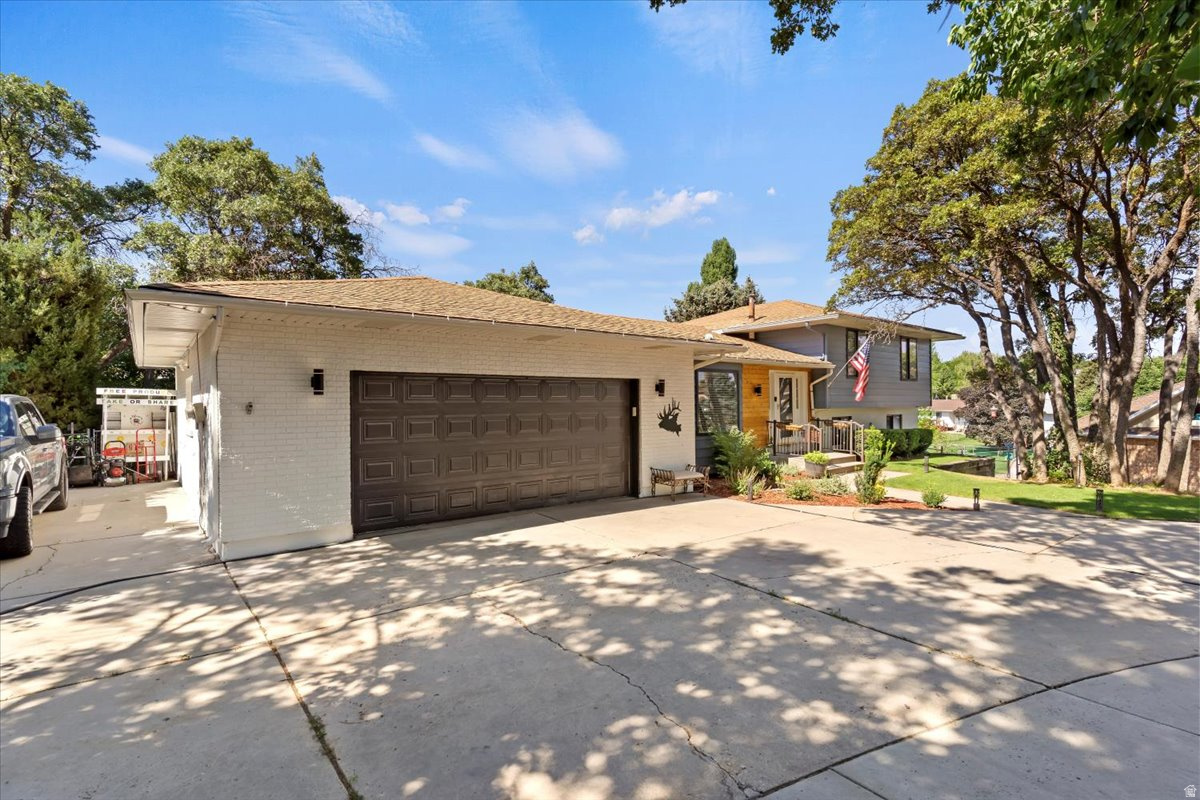 LA DONNA MESA - Residential