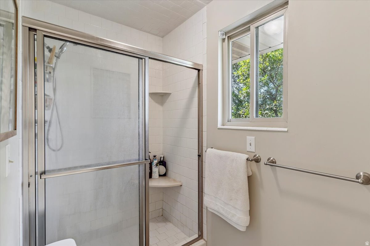 LA DONNA MESA - Residential