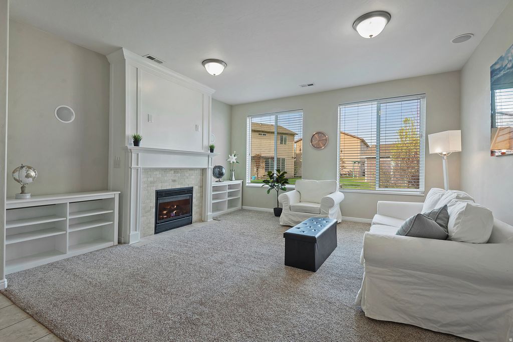 Photo of 951 N AMBERLY DR, North Salt Lake, UT 84054 (MLS # 2146528)