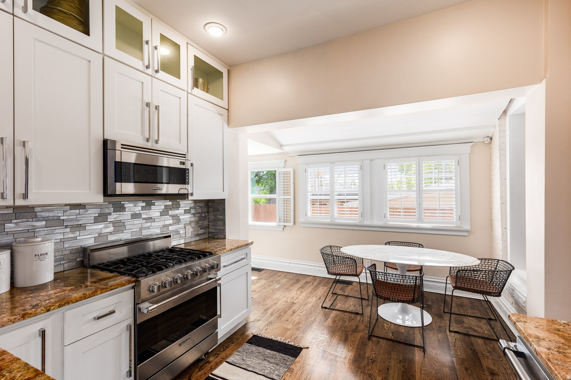 AVENUES - Residential